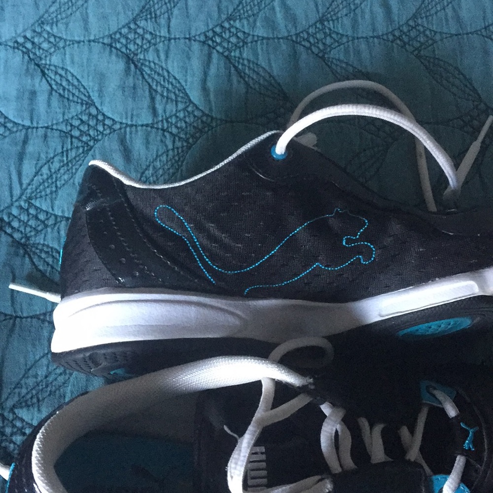 Shoes - Picture 6 of 7